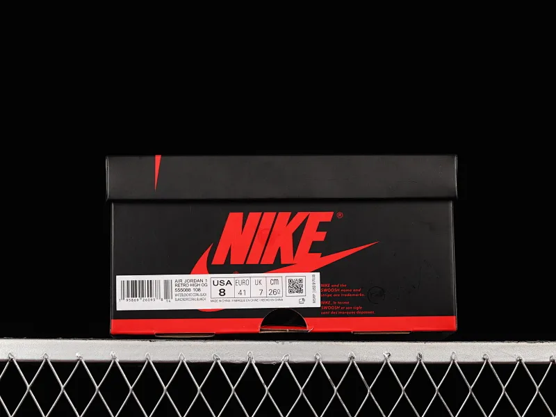 All categories Air Jordan Jordan series basketball shoes Air Jordan 1 High foreign trade version Air Jordan 1 High OG "Stage Haze" AJ1 Joe 1 black and gray toe 555088-108